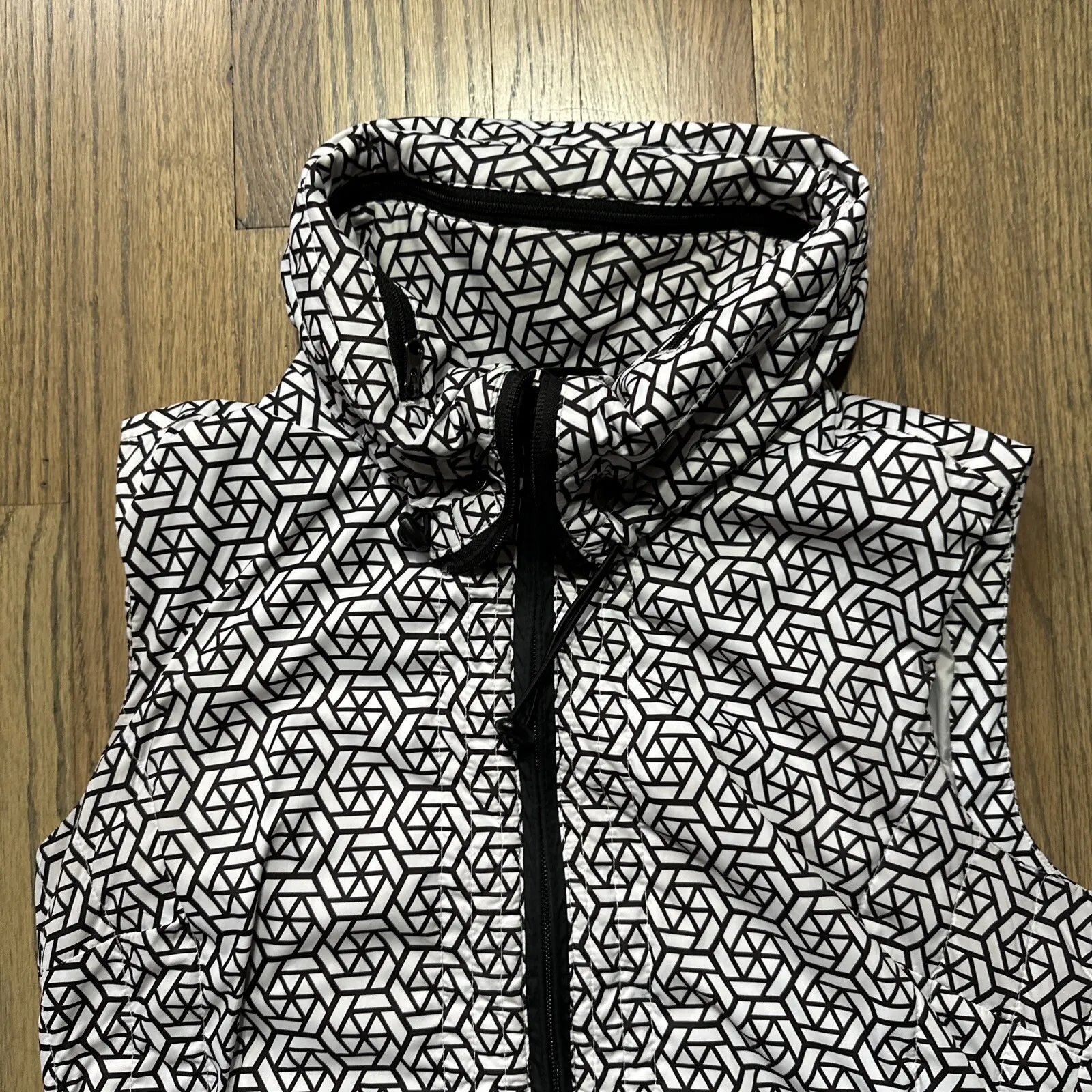 N'VO Women's Sz Small Black White Snake Print Windbreaker Vest Bike Golf - Image 2