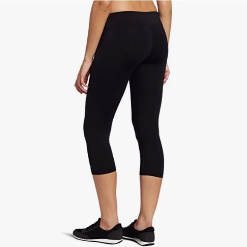Scoot Series Capri Leggings from Saucony 
women's size XS - Image 2