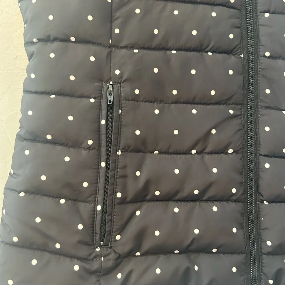 Colebrook Essentials LOFT black and white polka dot puffer vest size small NEW - Image 5
