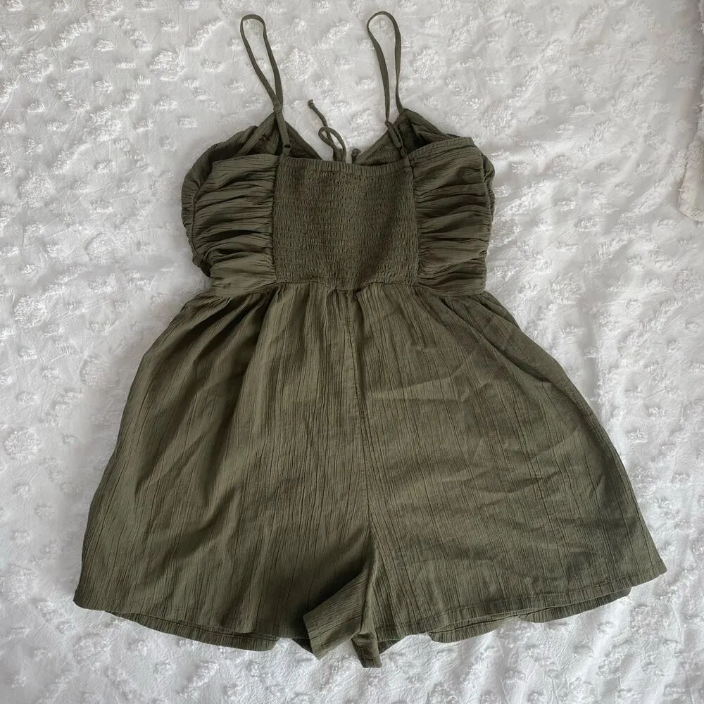 Smocked Keyhole Romper Olive Green Womens Size Medium Spring Summer - Image 3