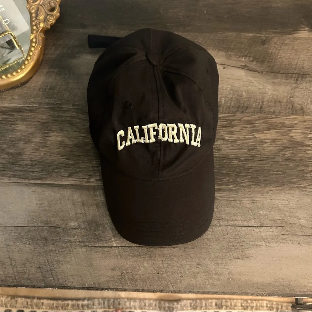 Letter Embroidery California Gold and Black Baseball Cap - Image 3