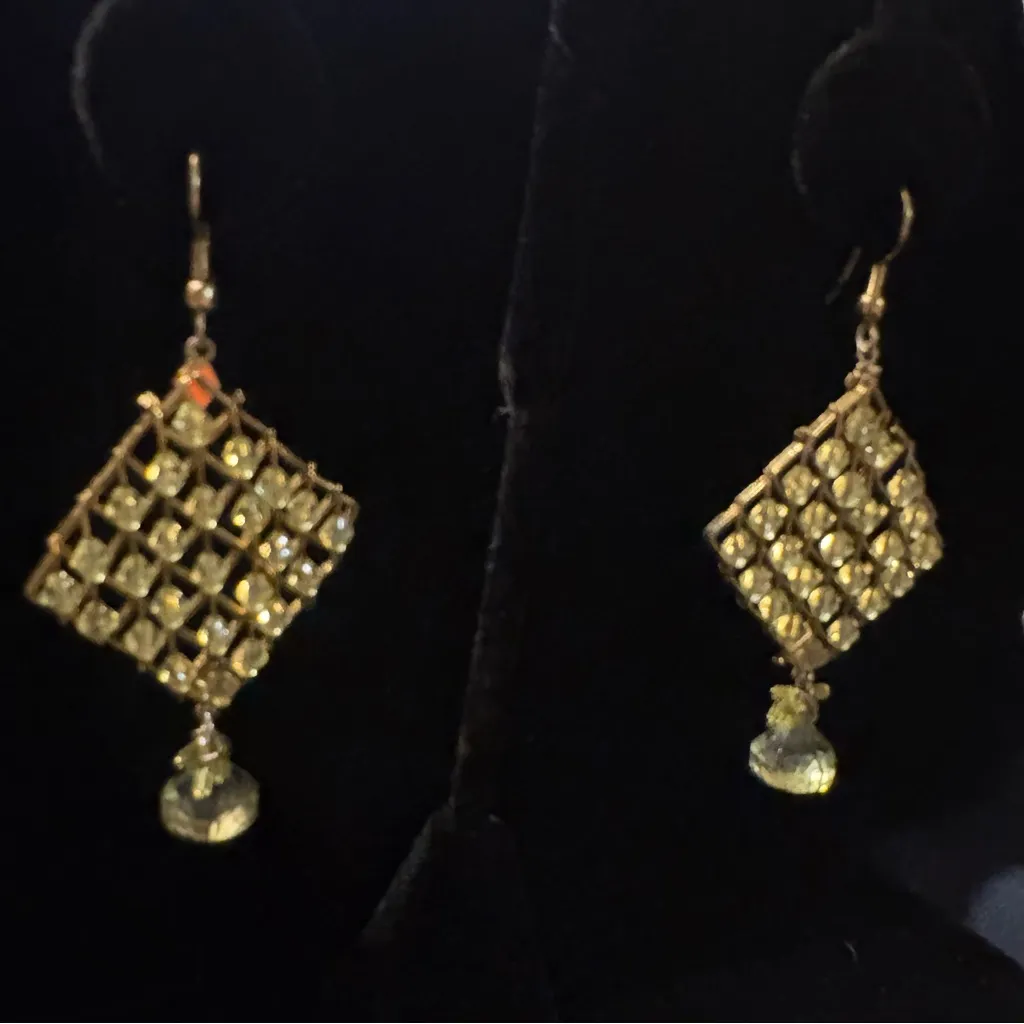 Vintage Gold geometric Mesh Dangle Earrings - Image 16