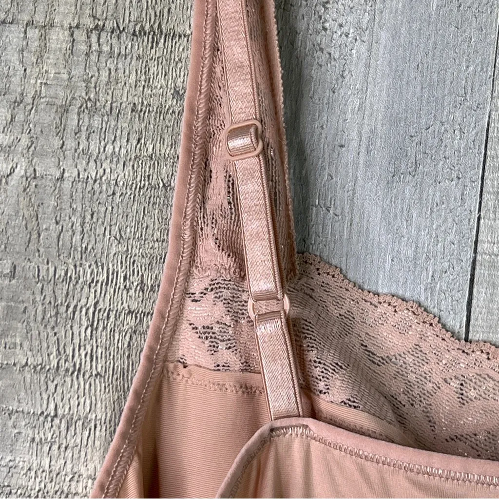 Vassarette XL Lace Tan Cami with Adjustable Straps - Image 5
