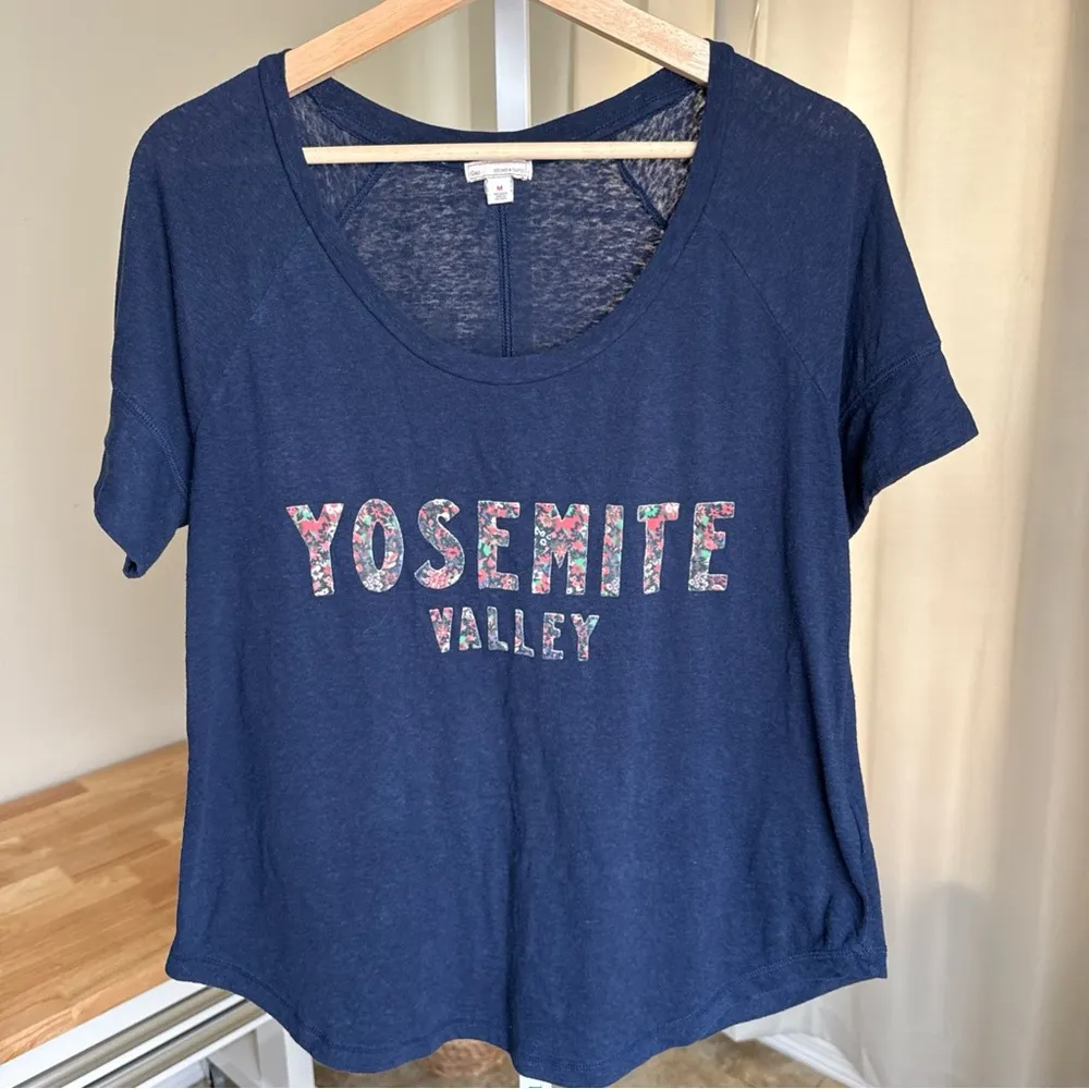 Gap Women’s Navy Blue Yosemite Valley Short Sleeve T-shirt Size M - Image 3