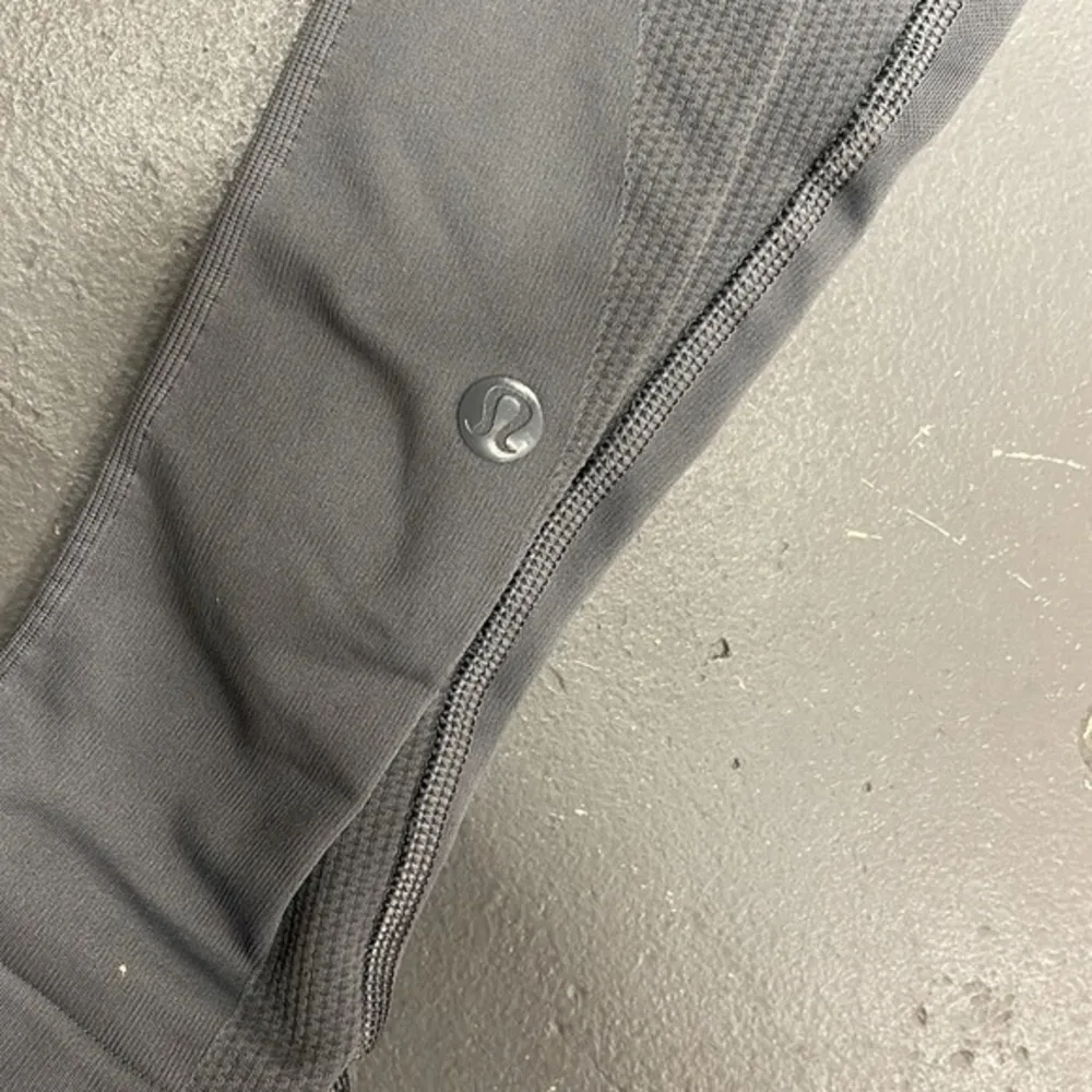 Lululemon seamless crop leggings - Image 3