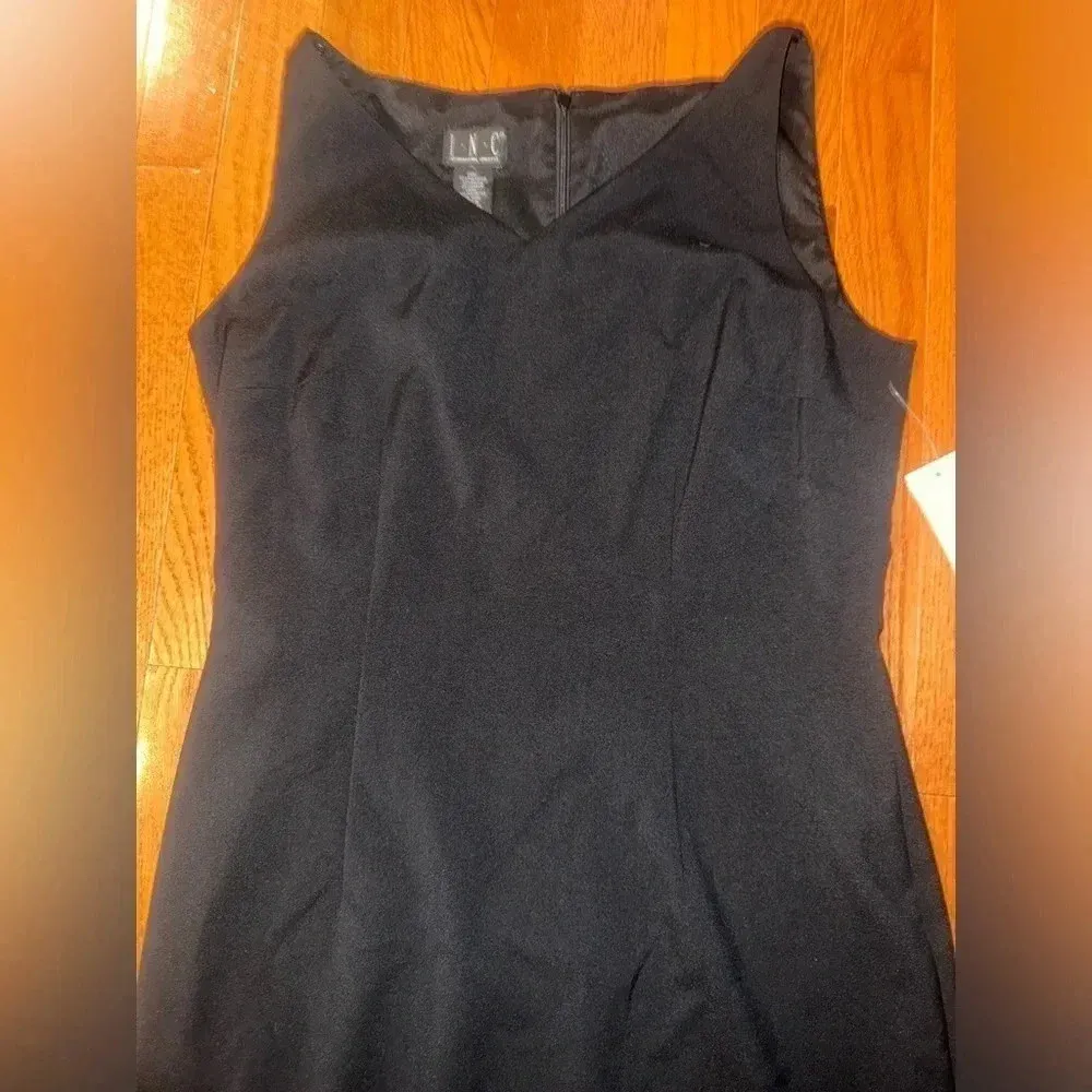 International concepts Bleecker women’s Black V - Image 3