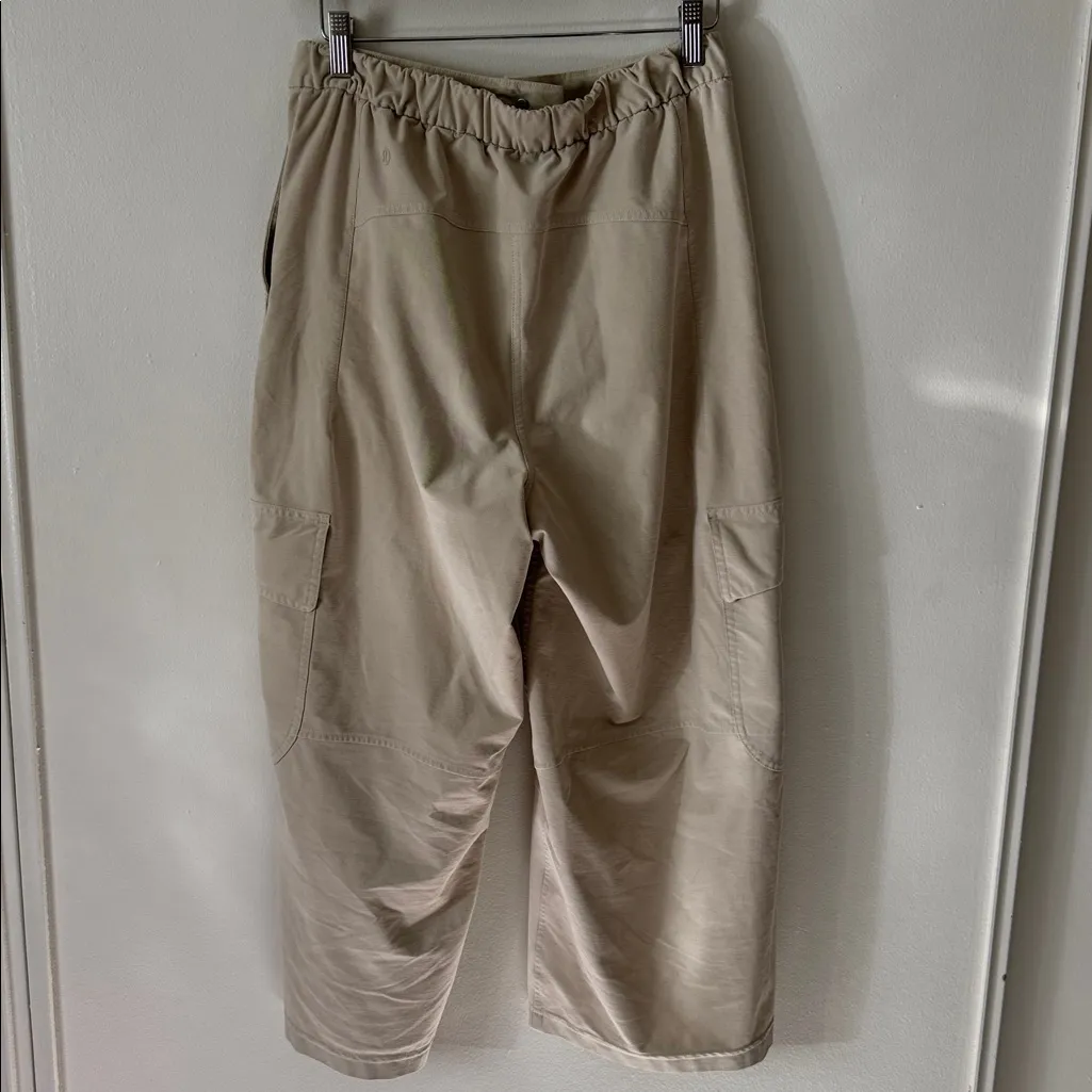 Lululemon 28 Light Utilitech Cargo Pocket High-Rise Crop in Natural Ivory - Image 8