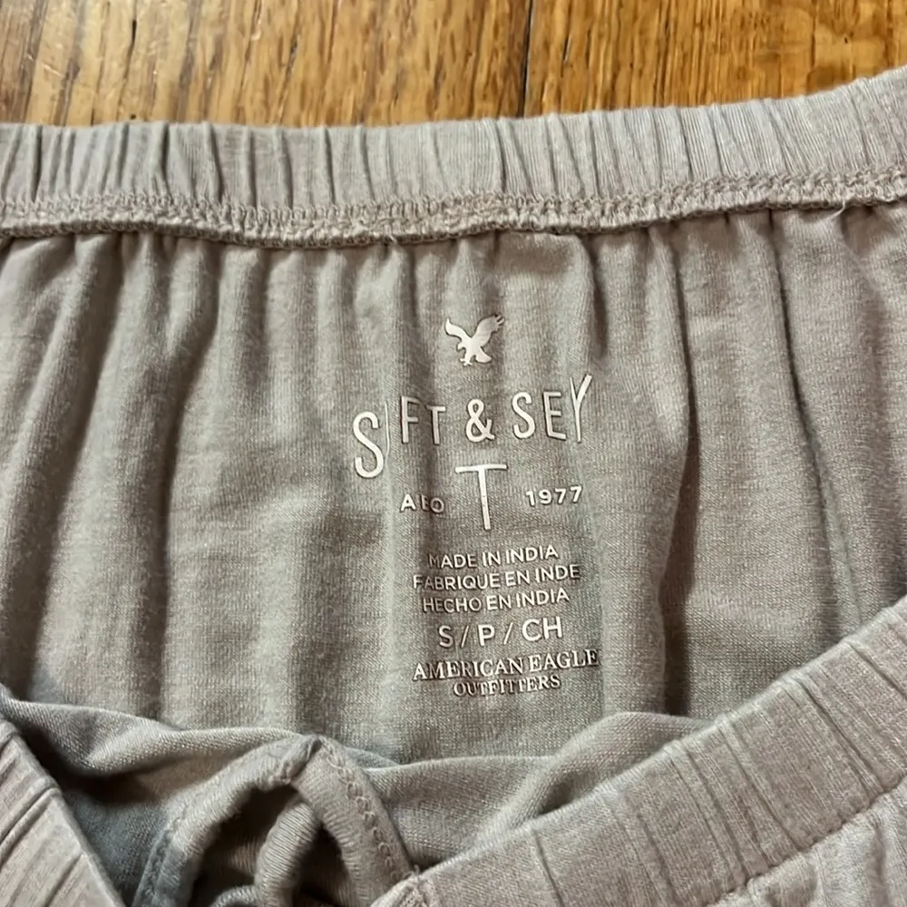 American Eagle Off Shoulder Top with Flare Sleeve - Image 4