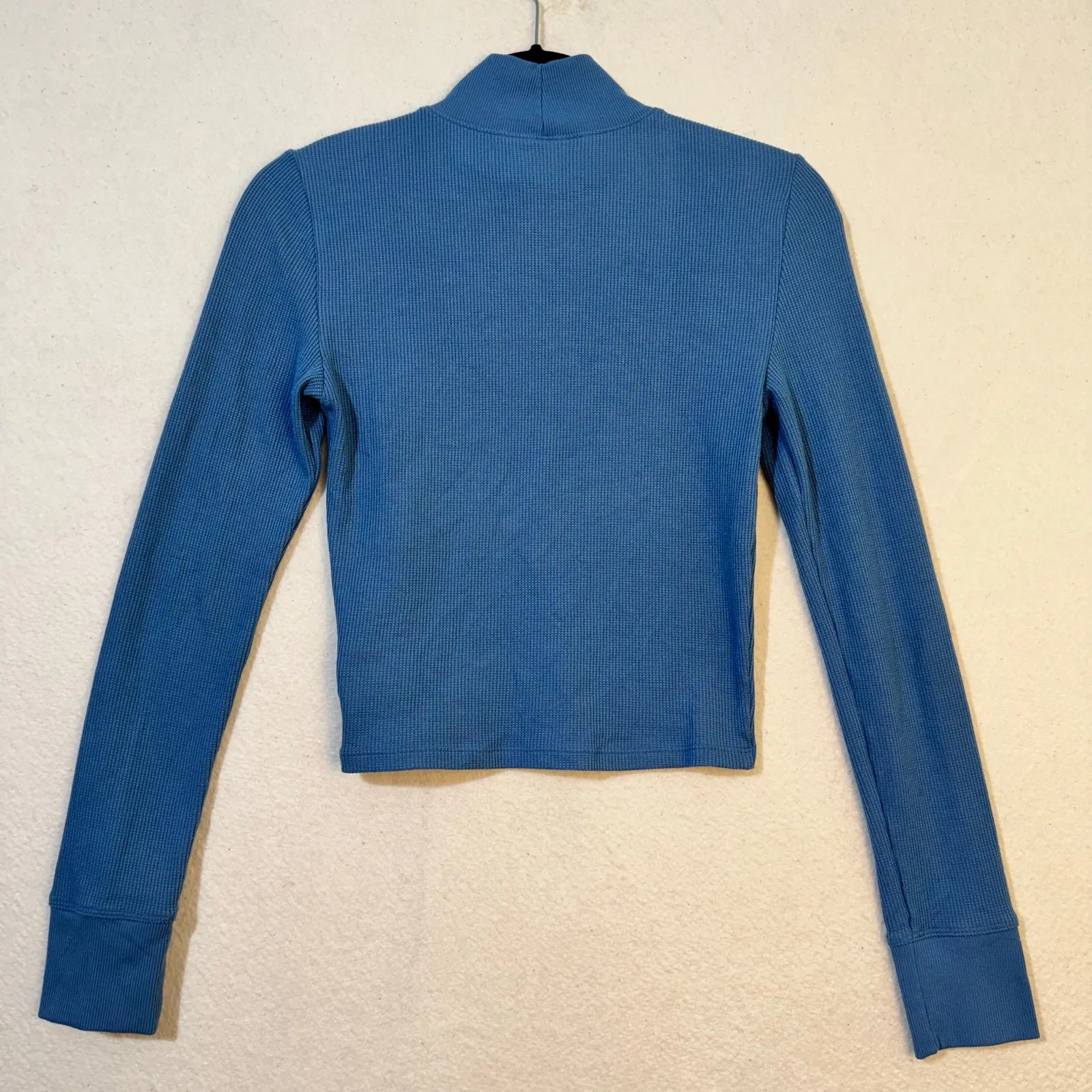 American Eagle Blue Long Sleeve Thermal Knit Turtleneck Cropped Shirt Size Large - Image 4