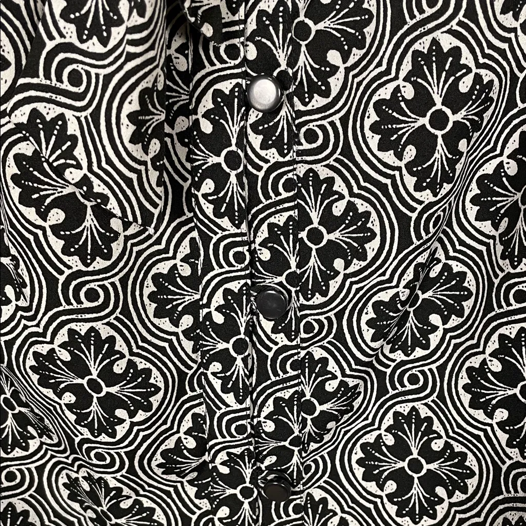 Banana Republic Women’s Pattern Black White Button-Up Tie Bow Ruffle Blouse - Image 4