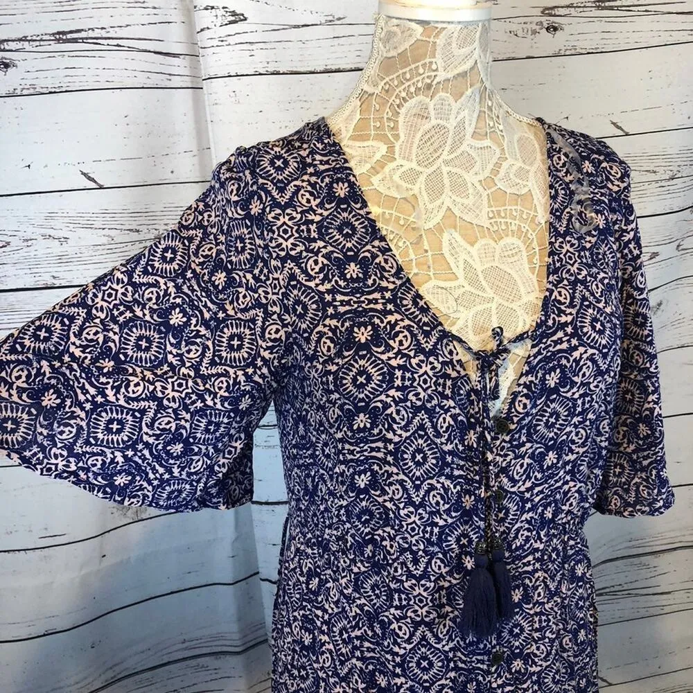 Artesia Boho Chic Button Front Short Sleeve Maxi tasel neck closing size medium Blue - Image 4