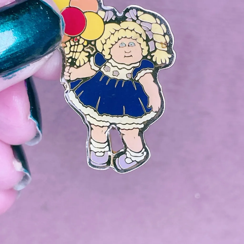 453. Cabbage Patch Doll Vintage Pin Blue - Image 4