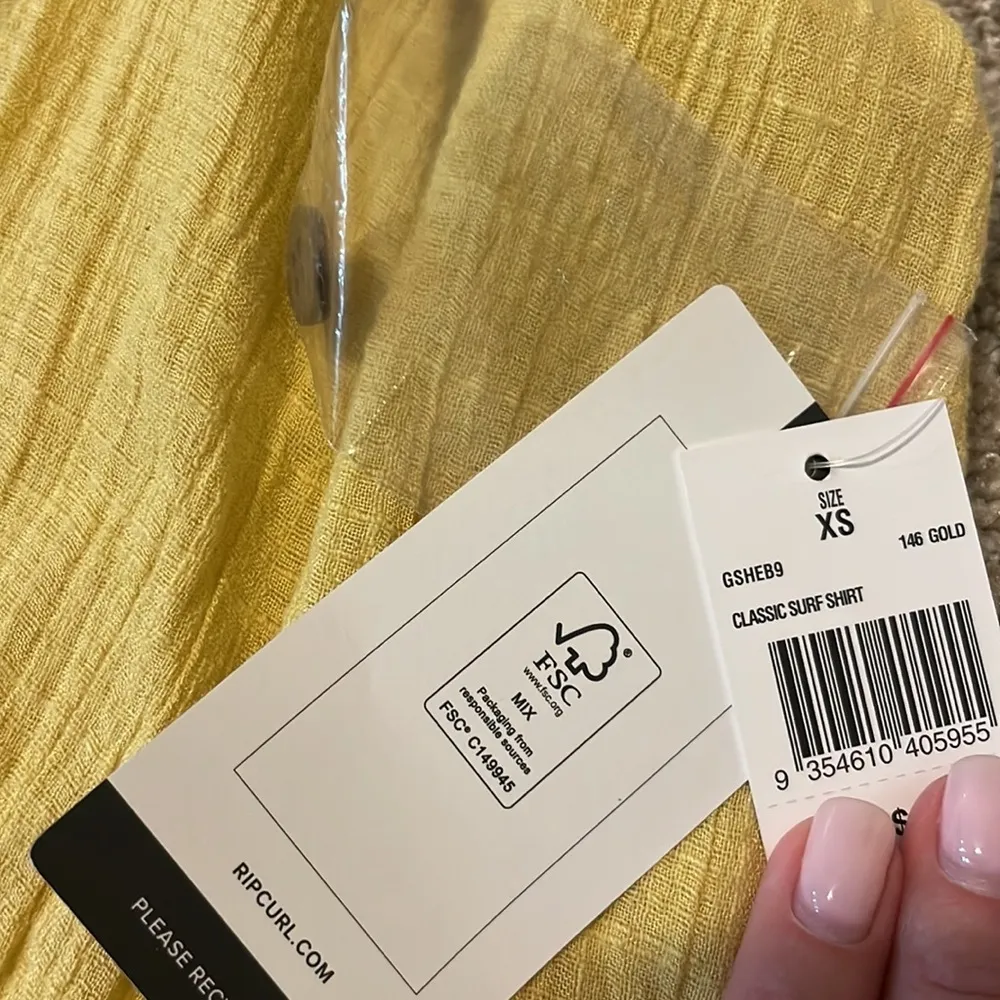 NWT- Ripcurl Mustard Yellow V-Neck Classic Long Sleeve Surf Shirt Tunic - Image 4