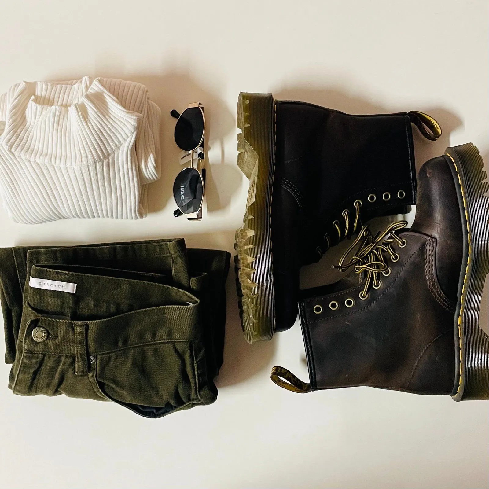 Vintage Jones New York Sport Petite Olive Green Straight Leg Jeans Size 6P GUC - Image 2