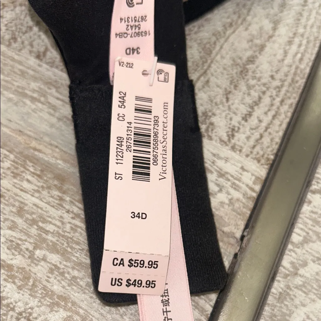 Victoria's Secret Black Bra with Pink Bow - Image 3