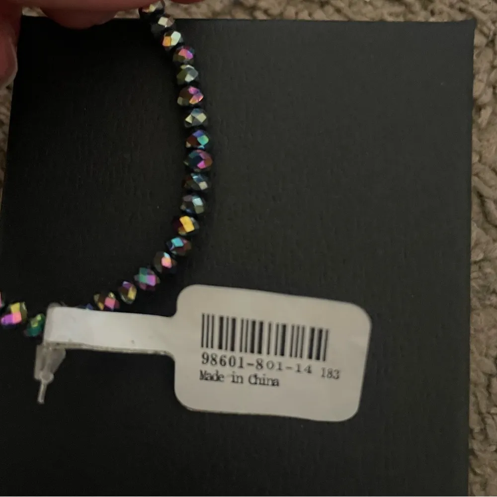 NWT Icing Iridescent Beaded Cross Elastic Bracelet - Image 4