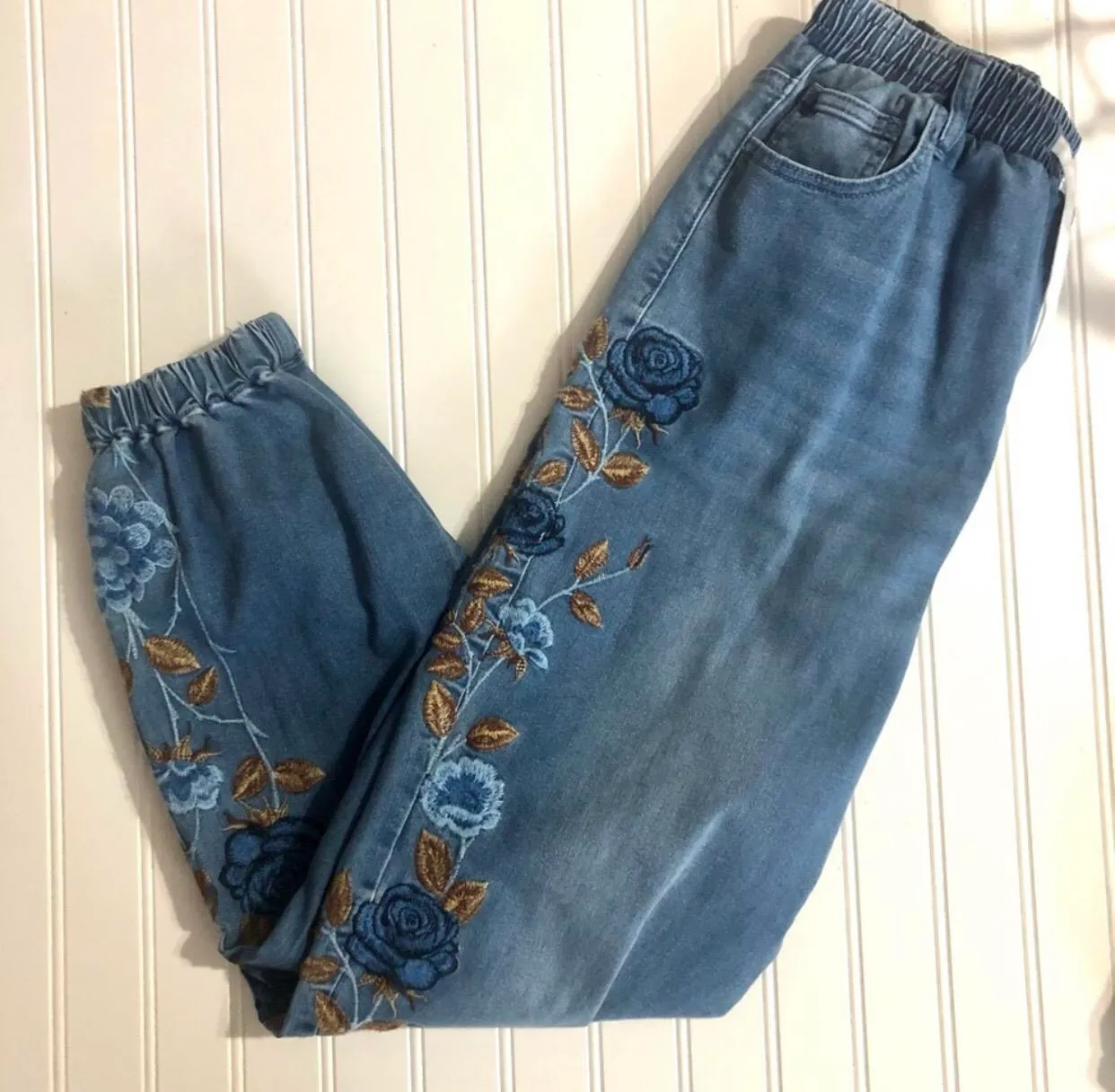 Drawstring Waist Embroidered Flower Jeans - Image 4