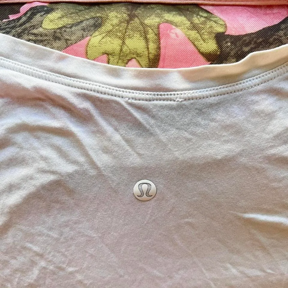 white short sleeve tee - Image 2