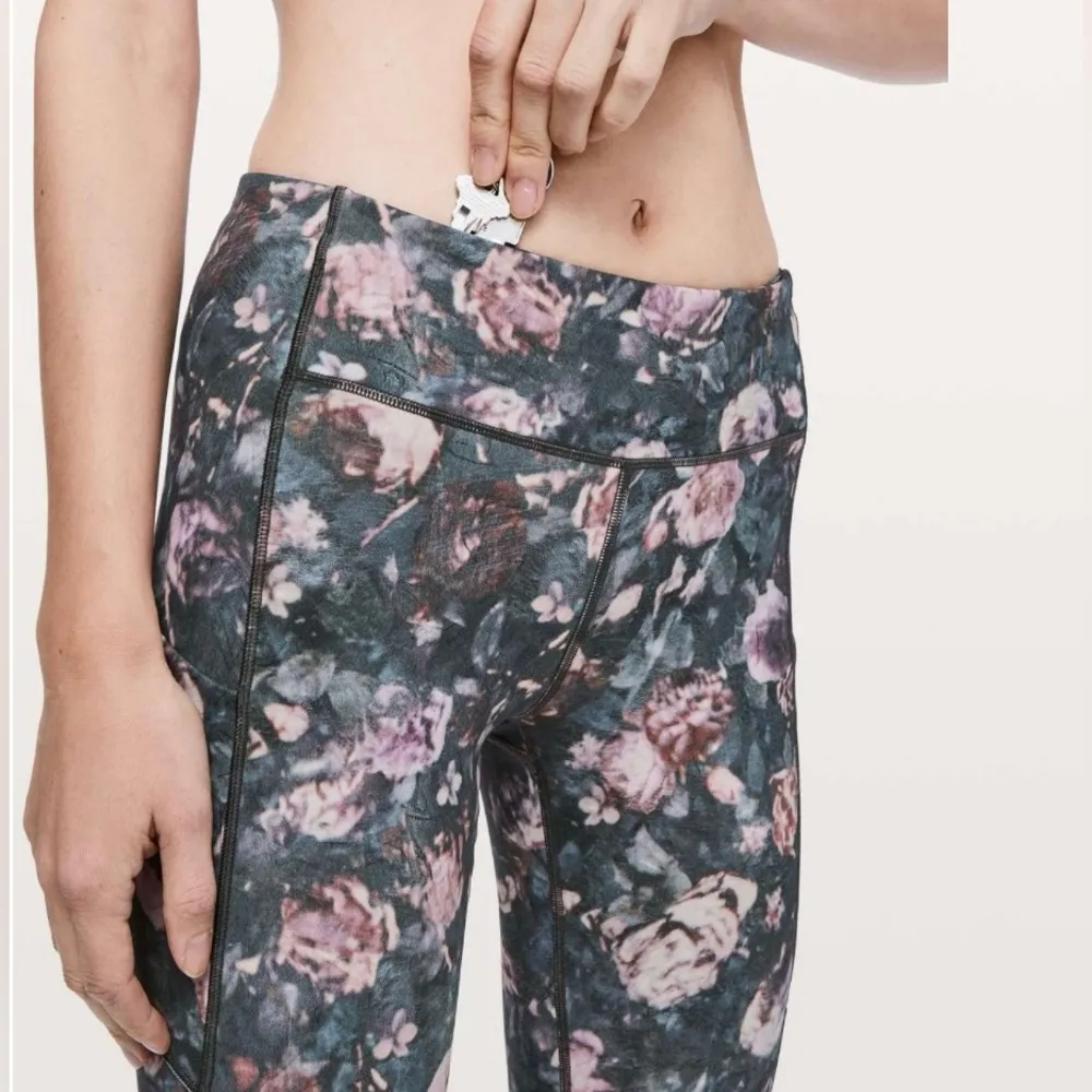 Lululemon Speed Up Tight - Image 5