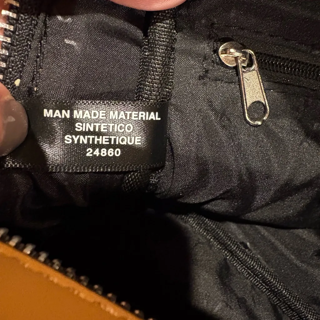 Tahari Tan and White Camera Bag - Image 10