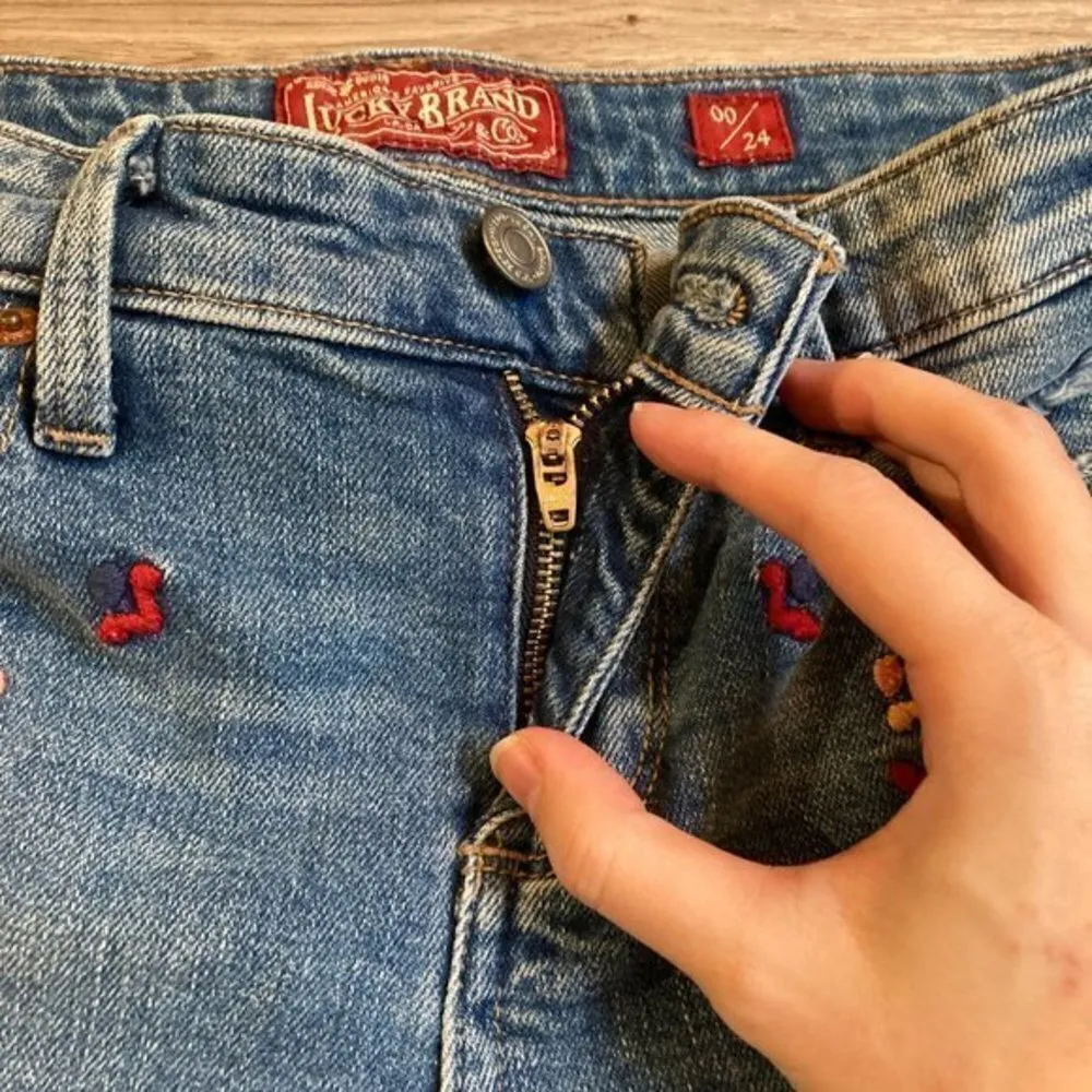 Lucky Brand Ava Mid-Rise Skinny Jeans with Tropical Floral Embroidering Size 00 - Image 7