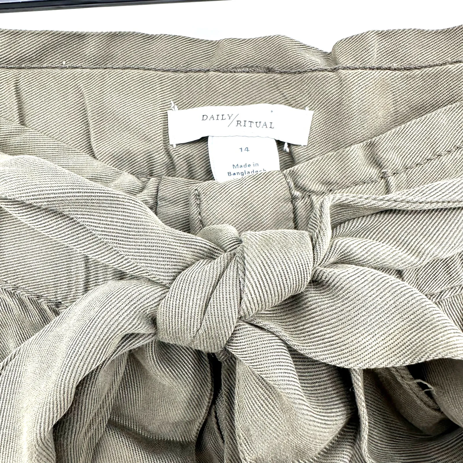 Daily‎ Ritual Size 14 Pants Olive Green Tapered Leg Bow Tie Belt Cottagecore NWT - Image 3