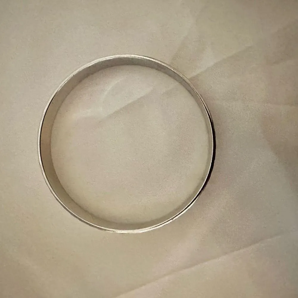 Sarah Coventry vintage silver tone bangle bracelet - Image 7