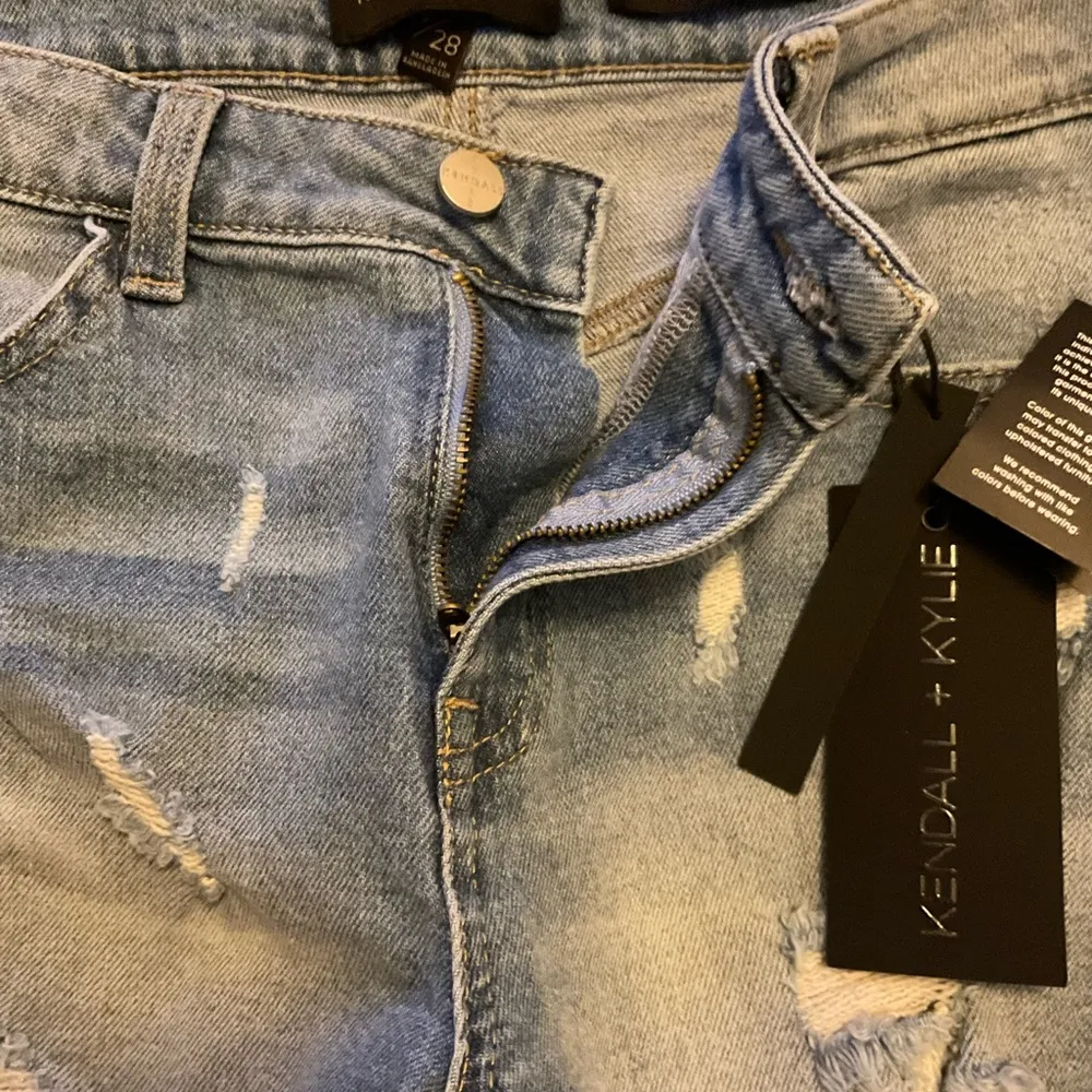 Kendall + Kylie the iconic short size 28 - Image 5