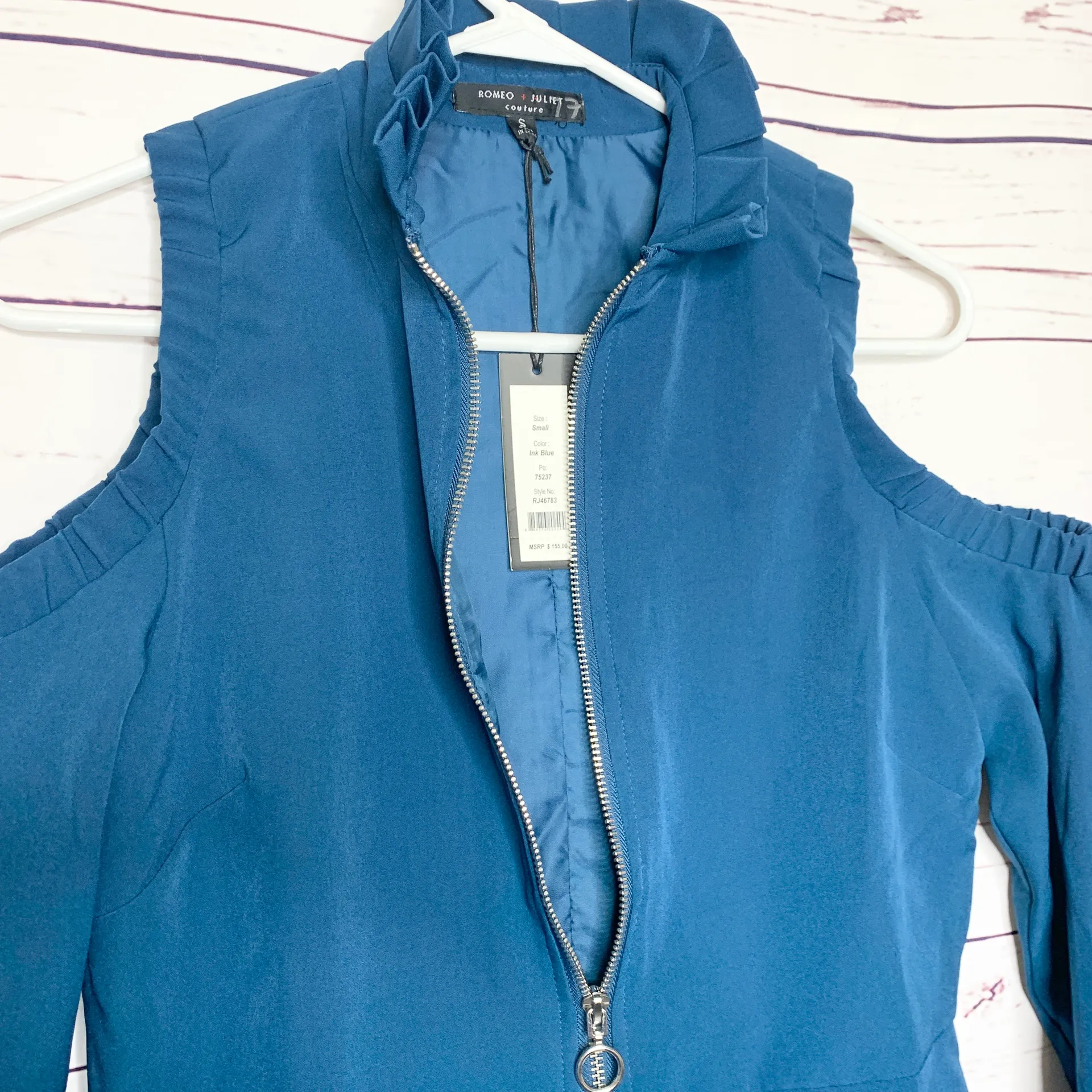 NWT Romeo + Juliet Teal Cold Shoulder Top Small - Image 5