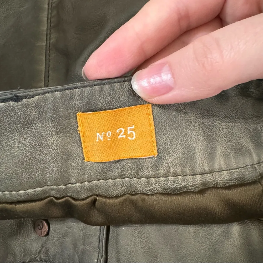 Anthropologie Pilcro quilted vegan breather mini shorts in bronze hue size 25 - Image 14