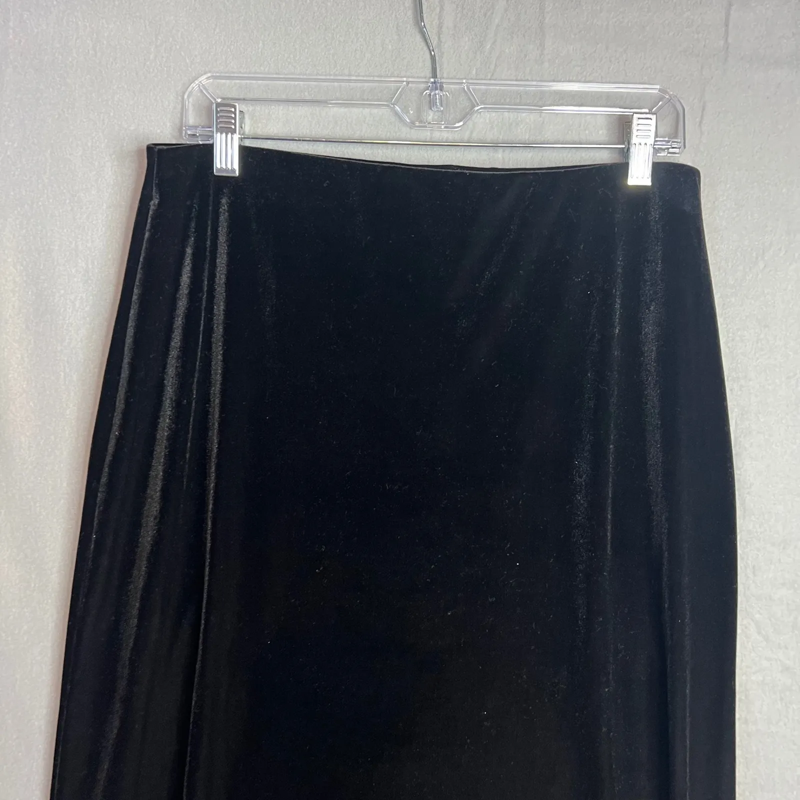 DENIM & CO Black Velvet Maxi Skirt Size L Side Slits Gothic Grunge Classic - Image 3