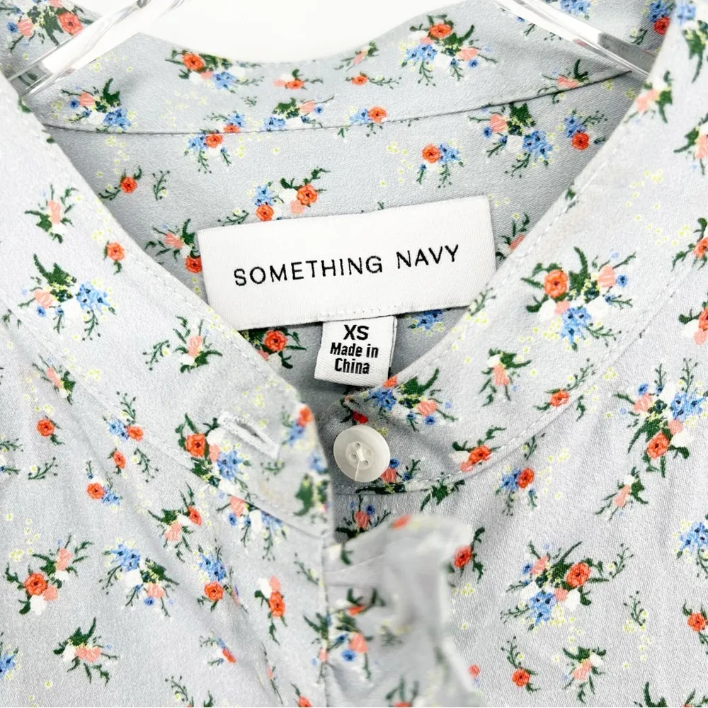 Something Navy  Floral Ruffle Button Down Blouse XS Blue - Image 6