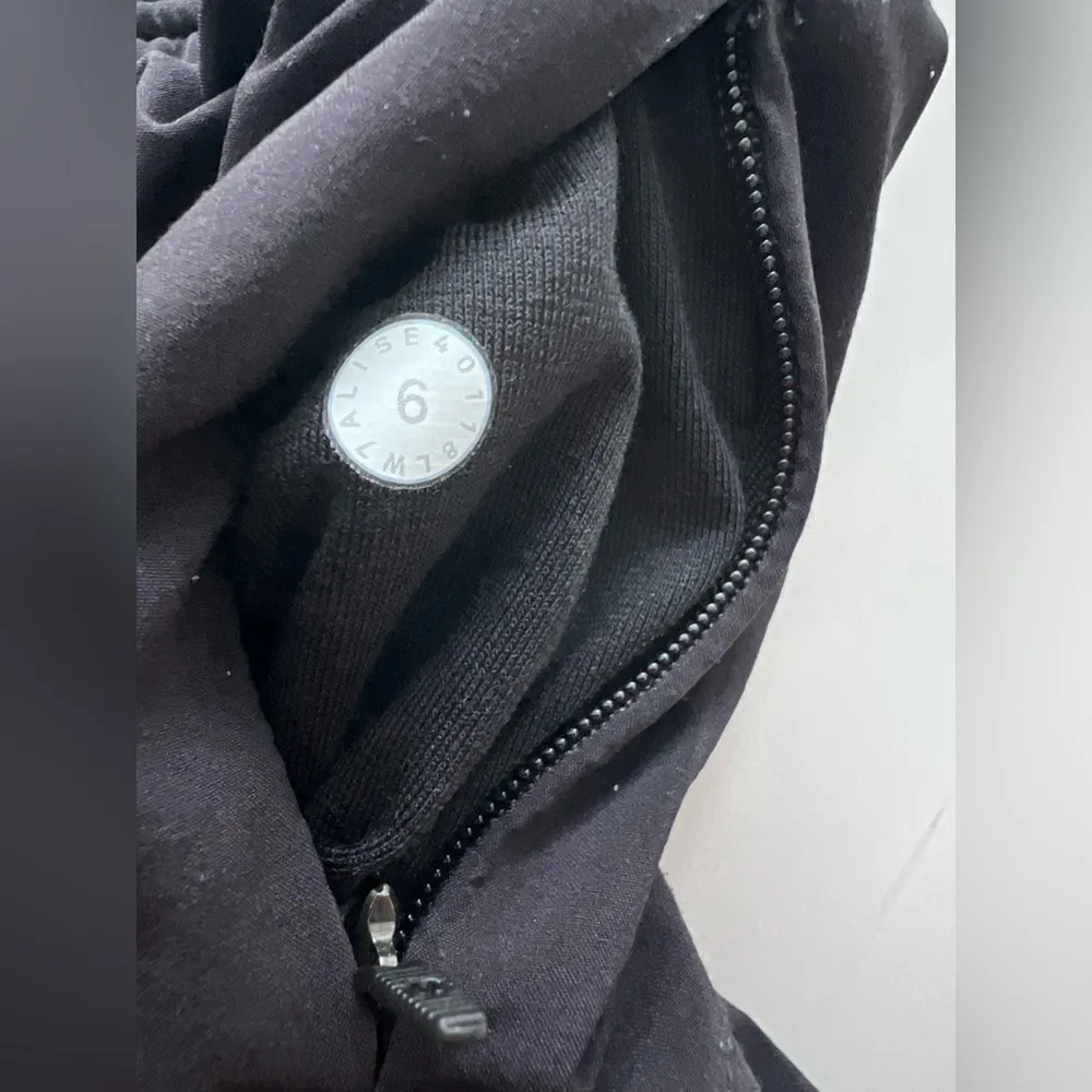 Lululemon black dot print Reversible shorts 6 - Image 6