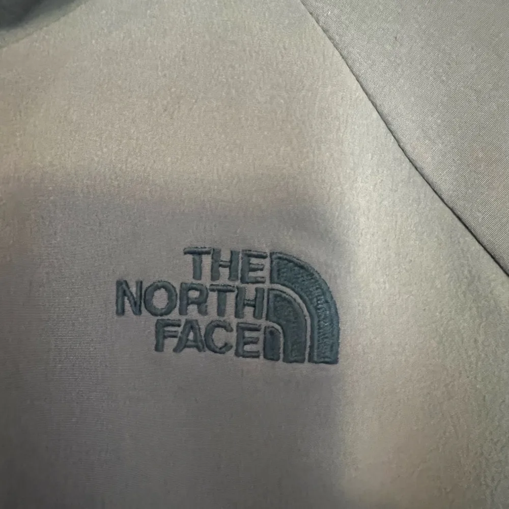 North face size large windfall green jacket - Image 8