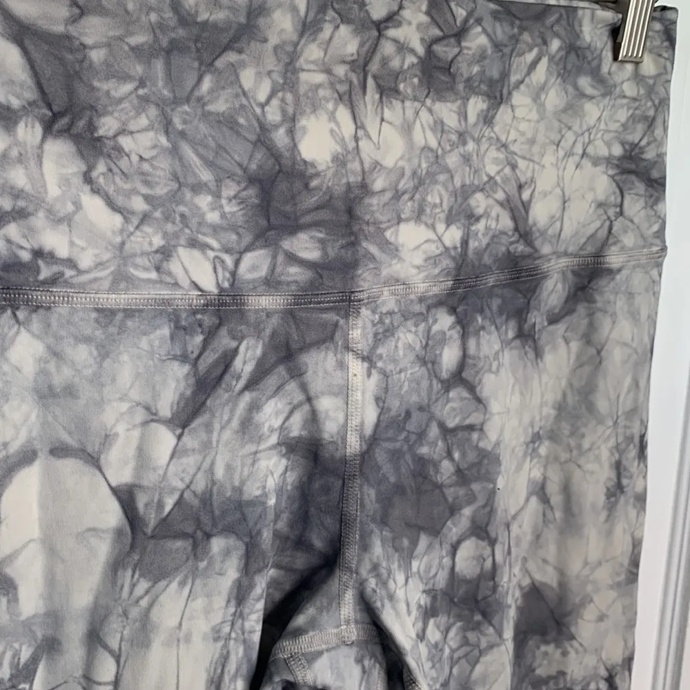 Lululemon Wunder Under Hi-Rise Dual Shibori Antique White Baltic Grey W-468 Sz 6 - Image 6