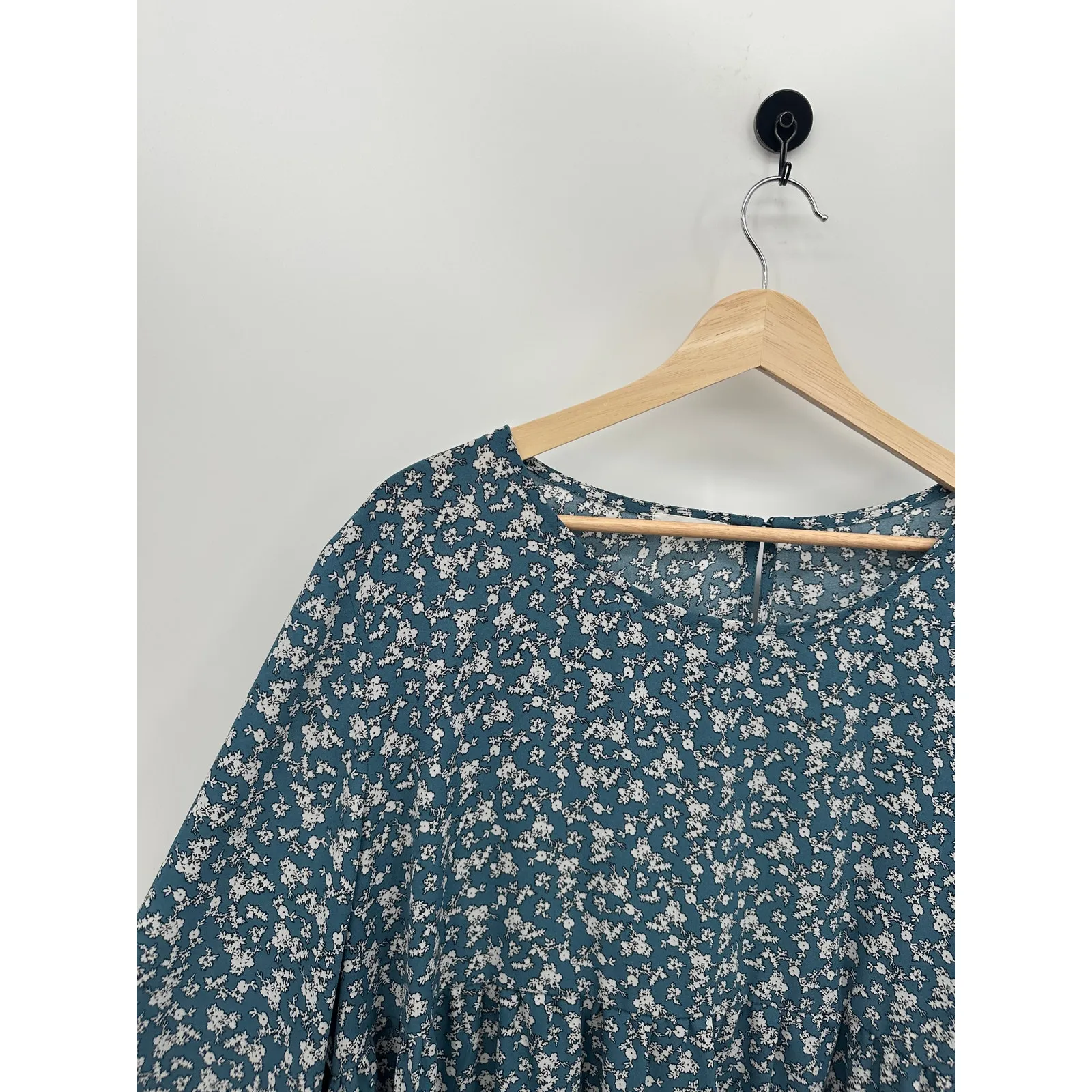 Maurices Top Women XXL Blue Microfloral Boho Ruffle Babydoll Feminine Peasant - Image 4