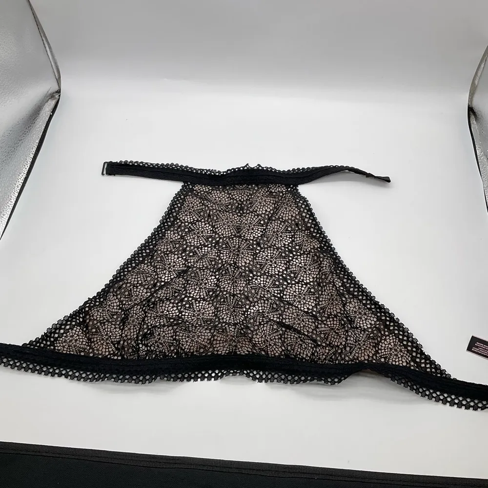 VICTORIAS SECRET TRIANGLE LACE BRALETTE TOP - Image 3