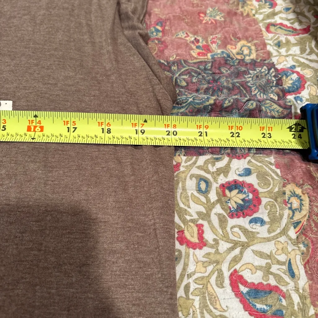 SHEIN  'Vacay Mode' Graphic T-Shirt woman’s - Image 9