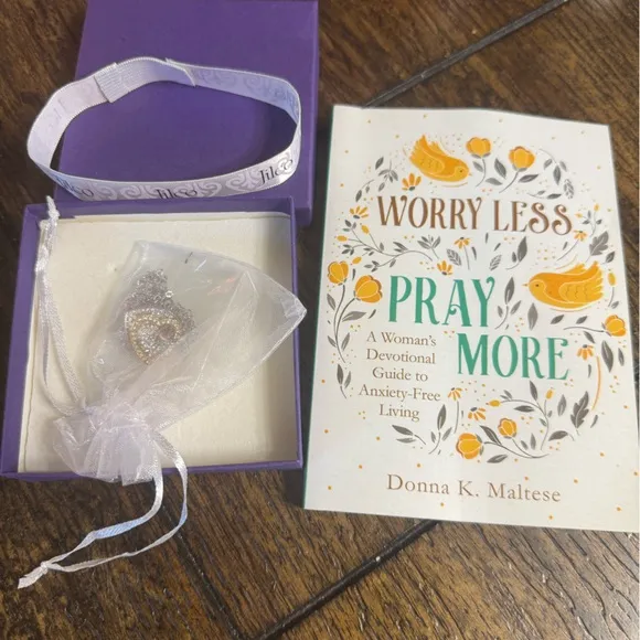 Jilco two tone heart necklace and worry less pray more book - Image 2