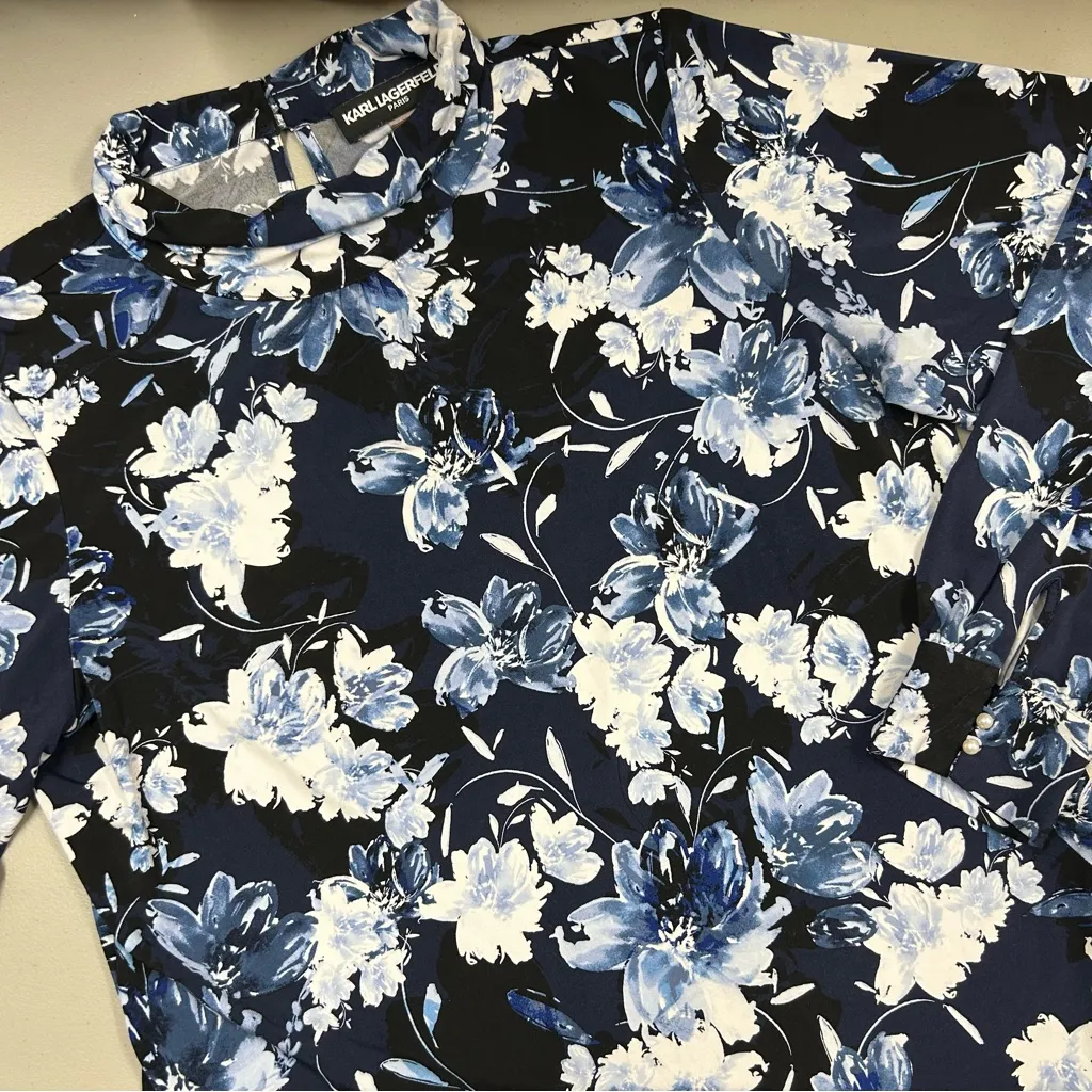 Karl Lagerfeld Navy Blue White Floral Blouse Shirt Light Weight Keyhole Pearl XL - Image 2