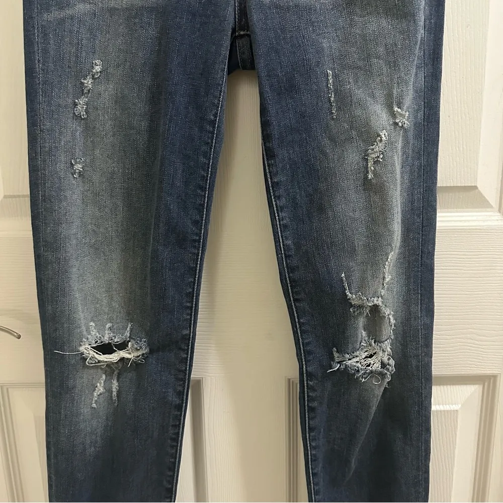 JUDY BLUE Los Angeles Relaxed Fit Distressed Women’s Jeans size 5 / 27 denim - Image 2