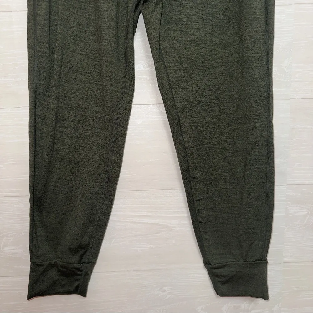 Jaanuu Women's Green High Rise Relaxed Fit Jogger Scrub Pants size medium - Image 4