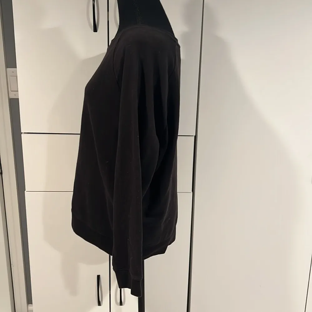 Levi’s ladies sweatshirt . Size L‎ - Image 2