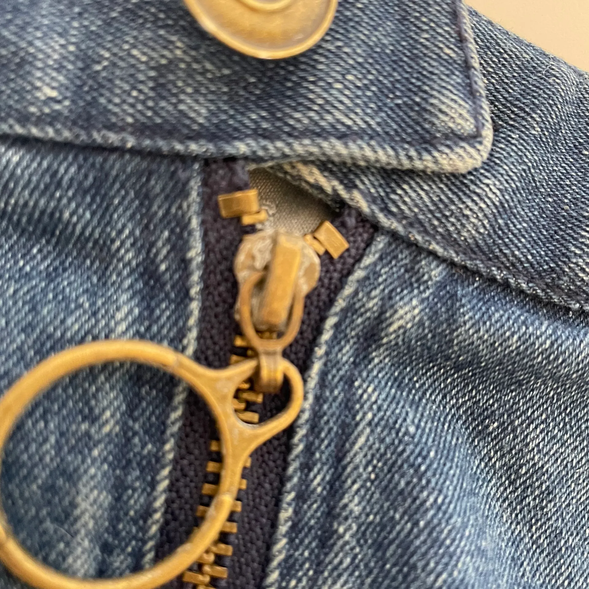 Rose Embroidery Raw Hem Shorts - Image 5