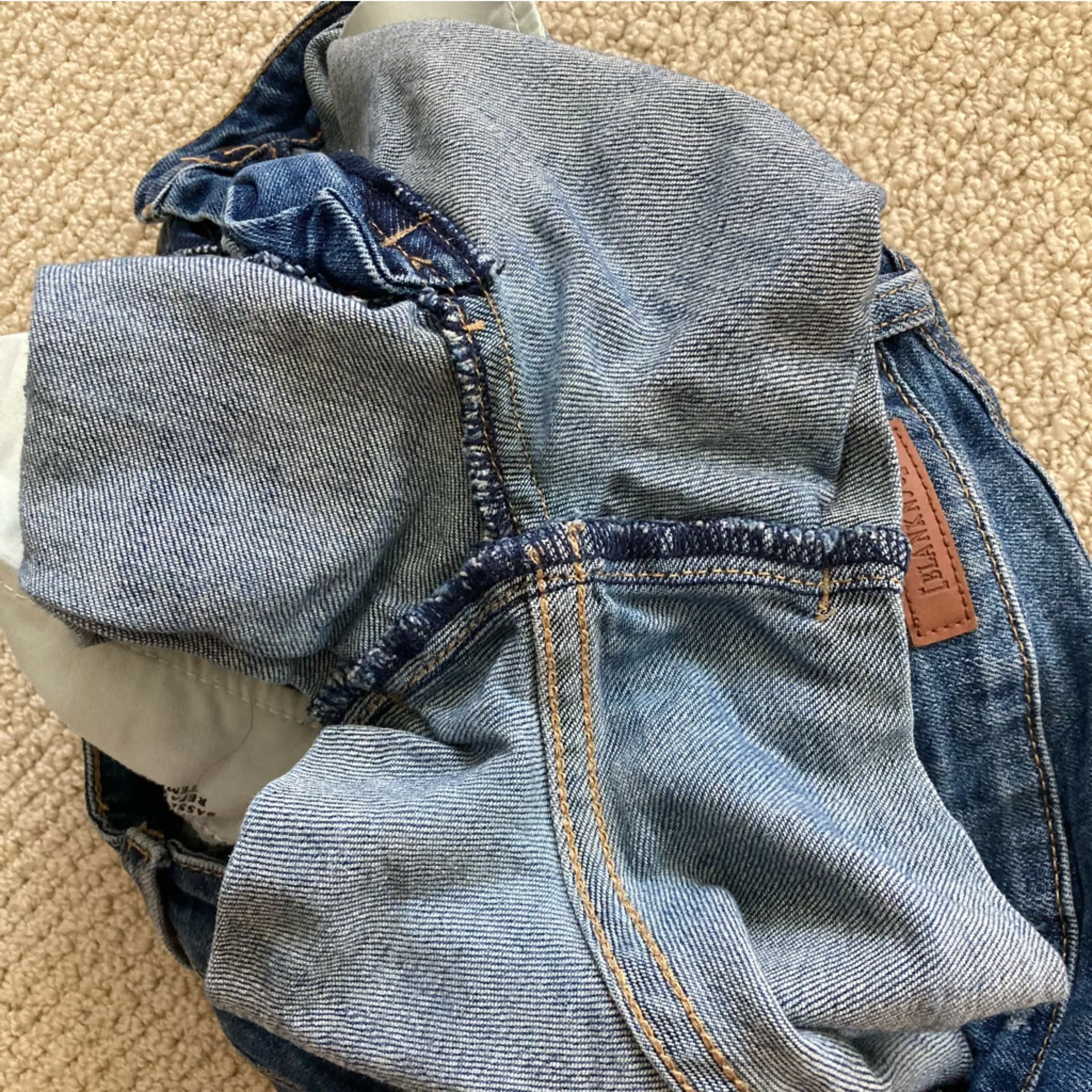 BLANK NYC The Fulton Short Cuffed Distressed Mid-Rise Jean Shorts Size 31 EUC - Image 13