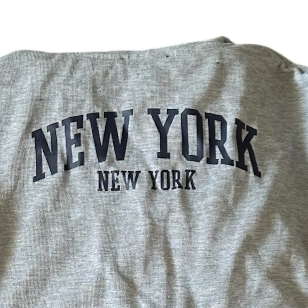FOREVER 21 NEW YORK YANKEES GRAPHIC ZIPPERED GRAY HOODIE TOP S - Image 3