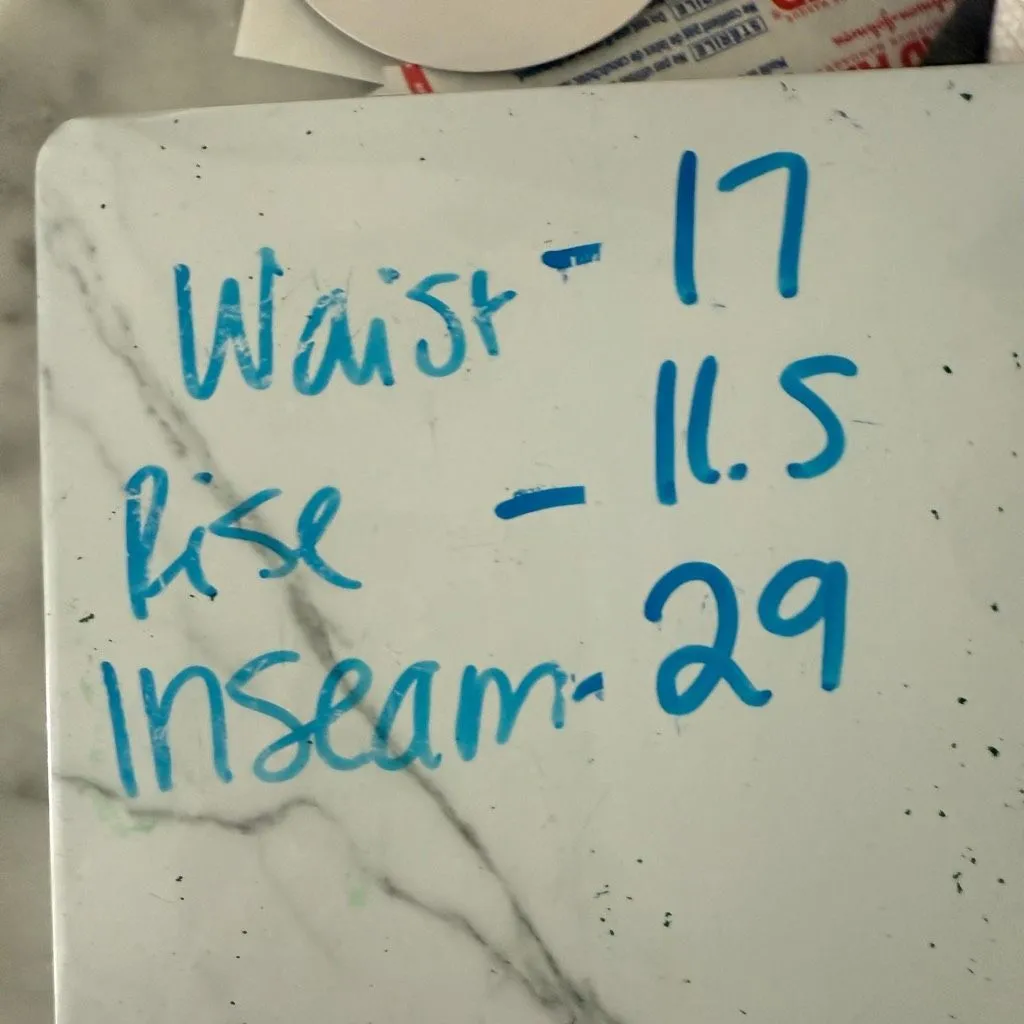 Judy Blue Women’s 18W Boyfriend Fit Stretchy Distressed Jeans - Image 5