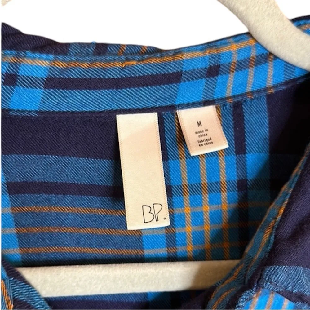 Nordstrom Blue Collared Cuffed Sleeve Button Down, Super Soft Flannel Shirt - Image 2