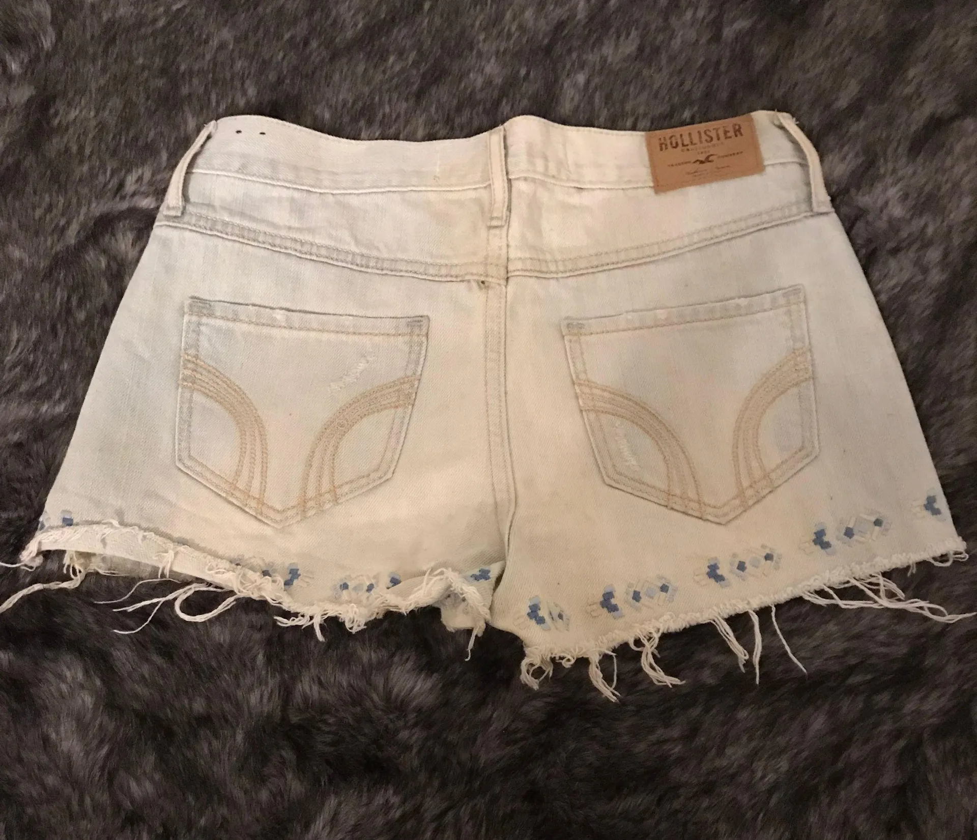 Hollister Light-wash Shorts - Image 2
