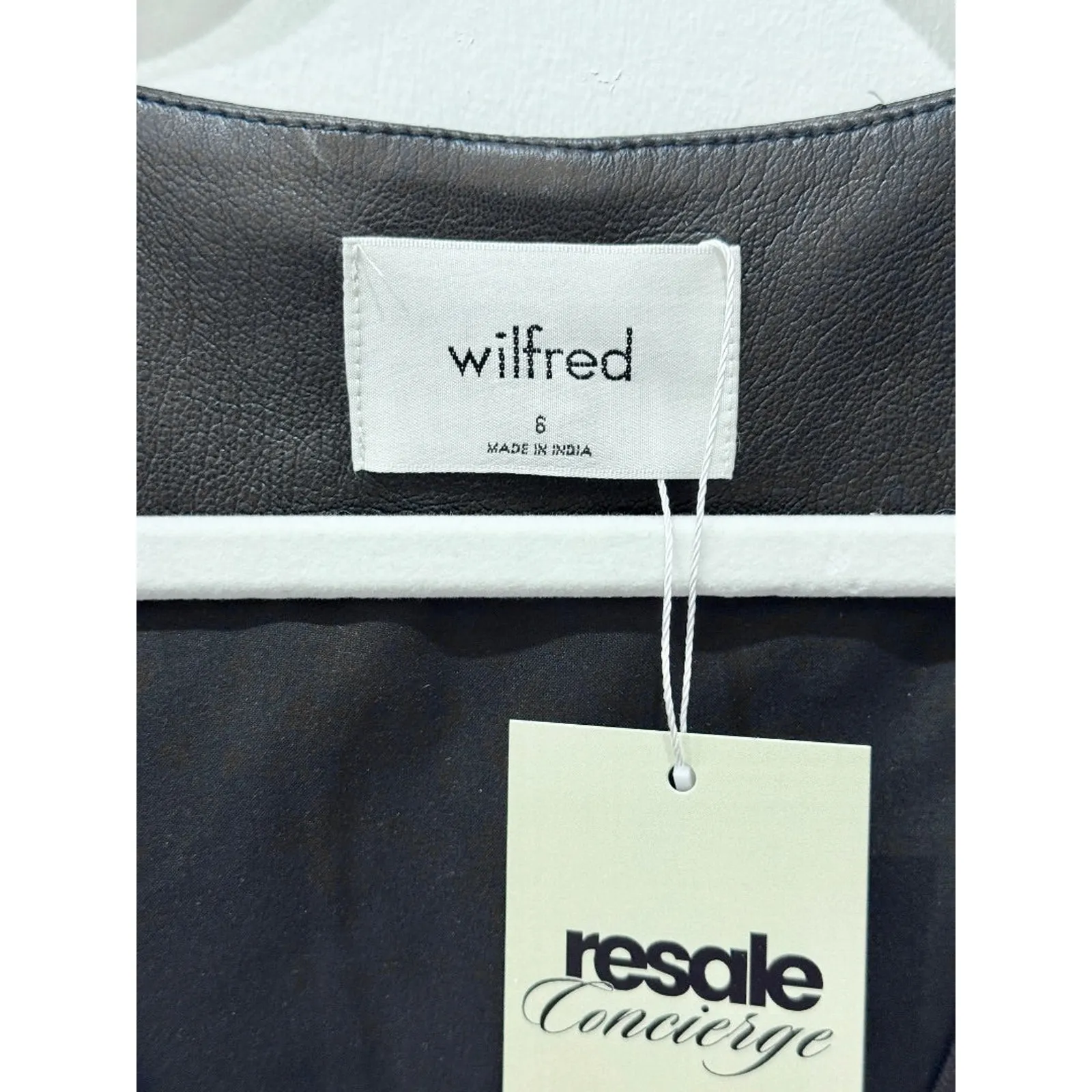 Aritzia Wilfred Desire Vegan Faux Leather Vest Gilet Top Black Womens Size Small - Image 4